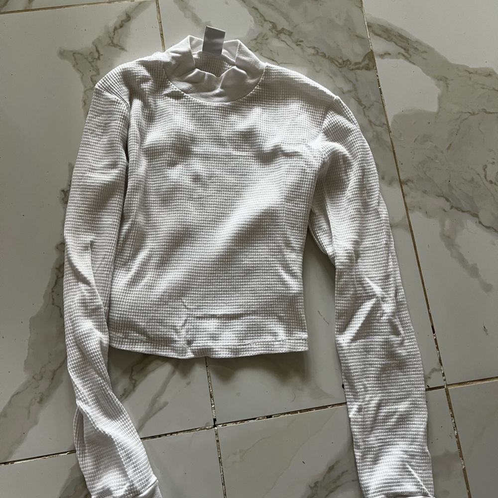 White aritzia turtleneck